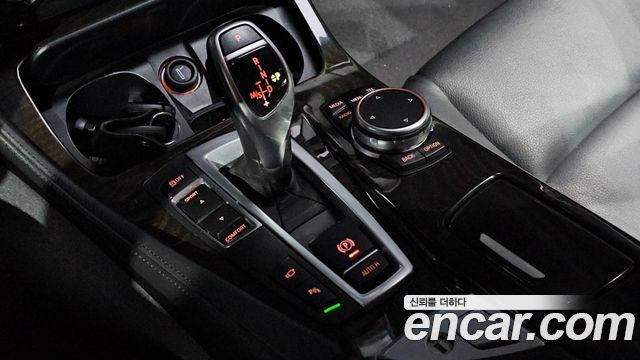 BMW 5-Series 2015 — photo 9