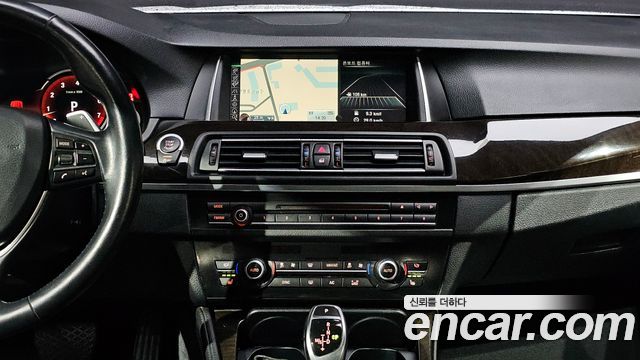 BMW 5-Series 2015 — photo 14