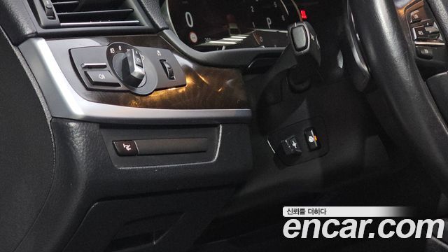 BMW 5-Series 2015 — photo 18