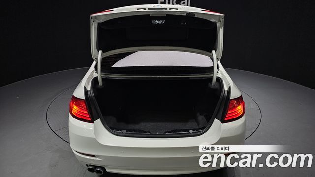 BMW 5-Series 2015 — photo 20