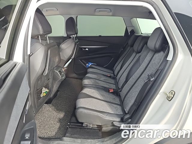 Peugeot 5008 2018 — photo 12