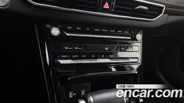 Kia K7 2020 — photo 24