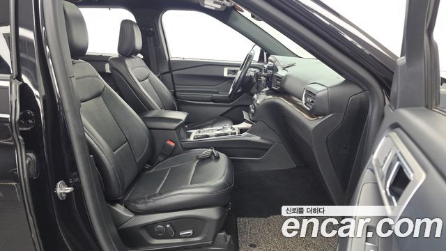 Ford Explorer 2020 — photo 17