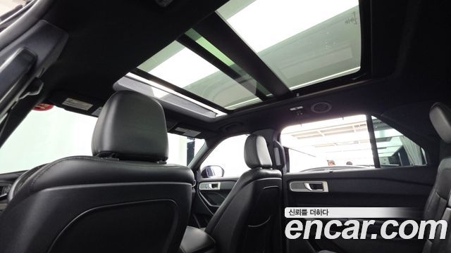 Ford Explorer 2020 — photo 24