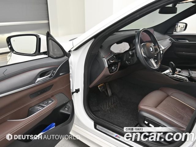BMW Gran Turismo 2022 — photo 11