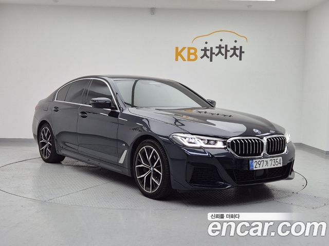 BMW 5-Series 2022 — photo 2