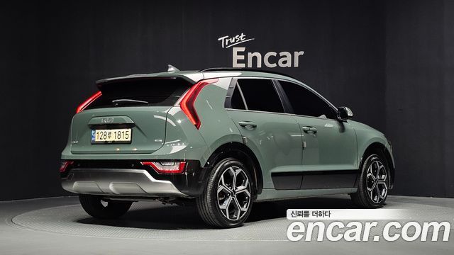 Kia Niro 2023 — photo 2