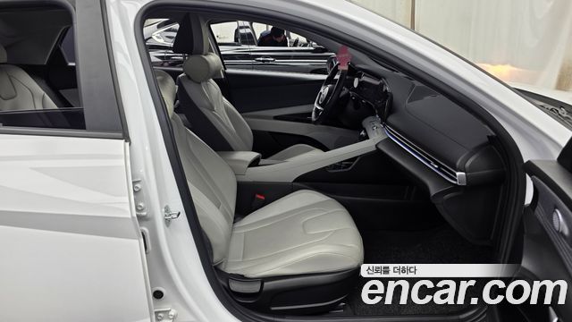 Hyundai AVANTE 2021 — photo 17