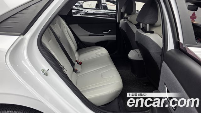 Hyundai AVANTE 2021 — photo 18
