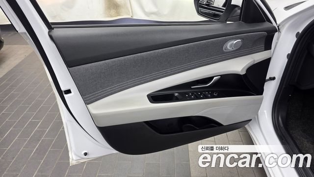 Hyundai AVANTE 2021 — photo 14