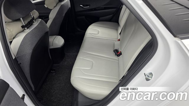 Hyundai AVANTE 2021 — photo 16