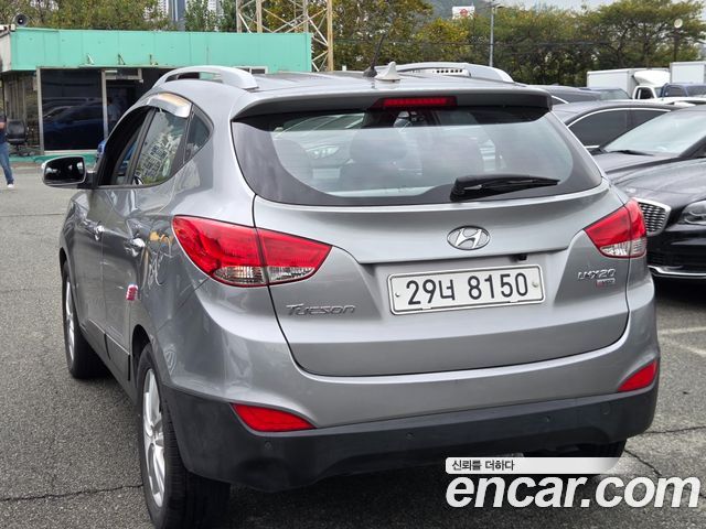 Hyundai Tucson 2010 — photo 2