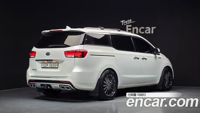 Kia Canival 2017 — photo 2