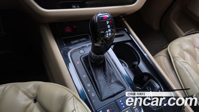 Kia Canival 2017 — photo 12