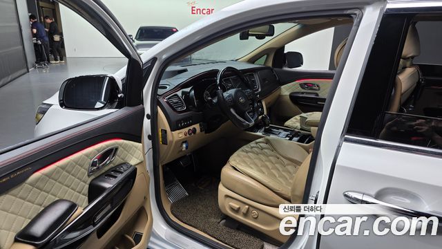 Kia Canival 2017 — photo 13