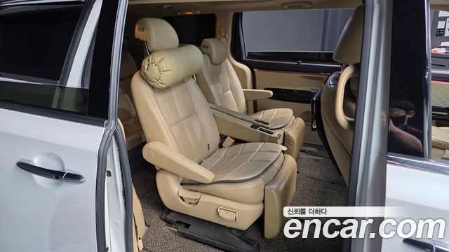 Kia Canival 2017 — photo 17