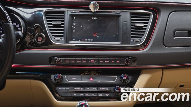 Kia Canival 2017 — photo 19