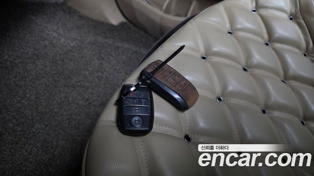 Kia Canival 2017 — photo 22