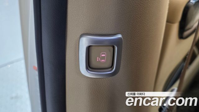 Kia Canival 2017 — photo 23
