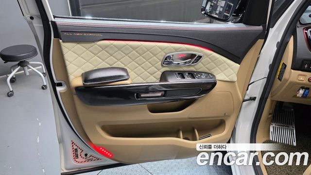 Kia Canival 2017 — photo 14