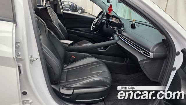Hyundai AVANTE 2021 — photo 16