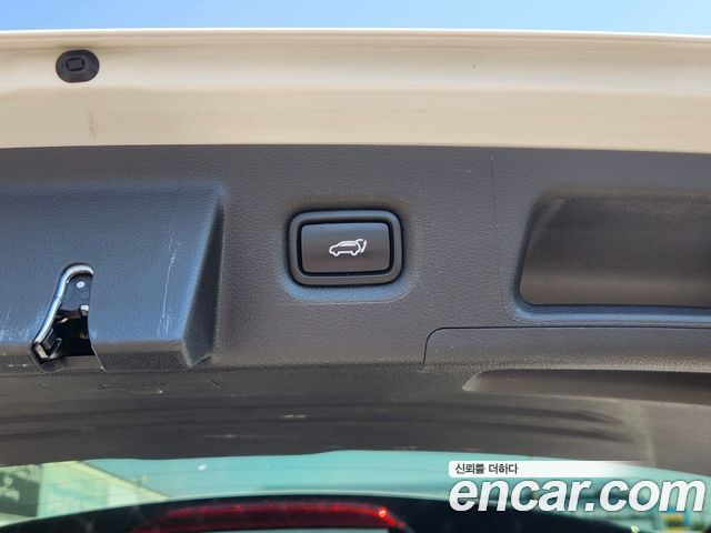 Hyundai Santafe 2022 — photo 18