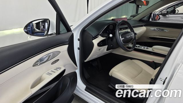 Genesis GV70 2021 — photo 13
