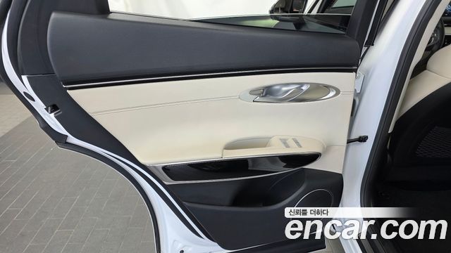 Genesis GV70 2021 — photo 15