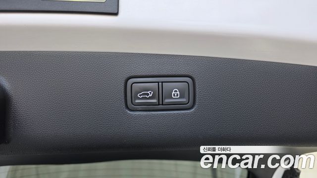 Genesis GV70 2021 — photo 34
