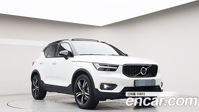 Volvo XC40 2021 — photo 3