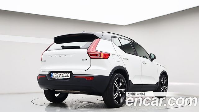 Volvo XC40 2021 — photo 4