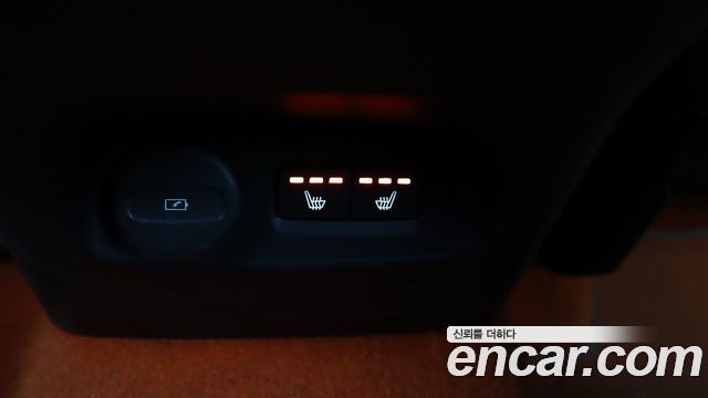 Volvo XC40 2021 — photo 16
