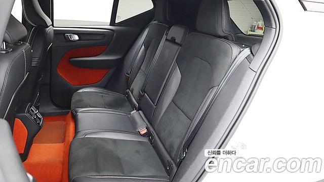 Volvo XC40 2021 — photo 19