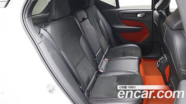 Volvo XC40 2021 — photo 20