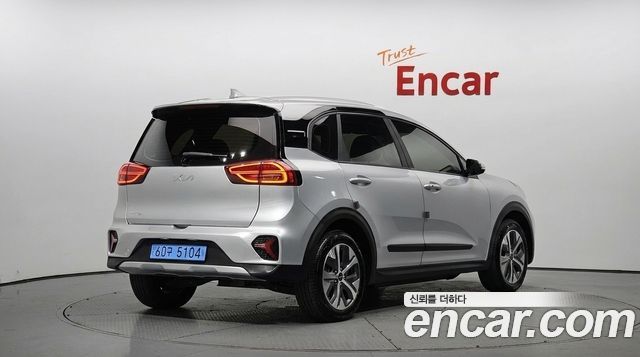 Kia Niro 2023 — photo 2