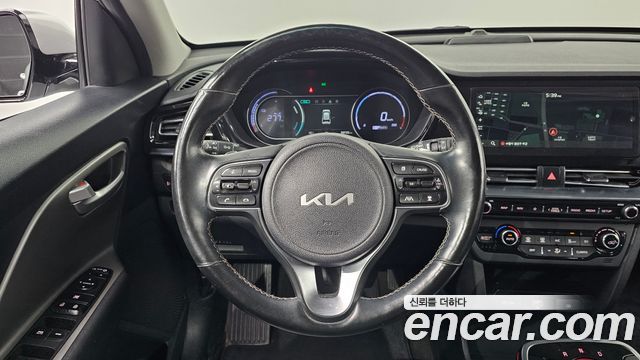 Kia Niro 2023 — photo 19