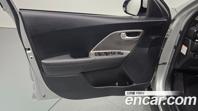 Kia Niro 2023 — photo 14
