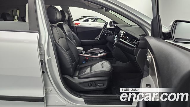 Kia Niro 2023 — photo 16