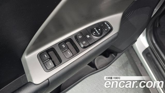 Kia Niro 2023 — photo 29