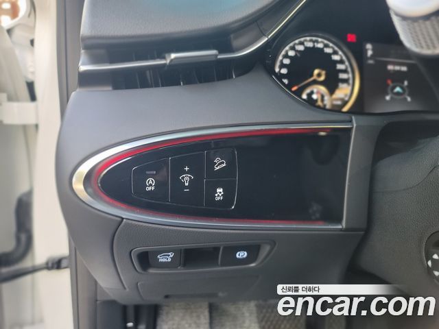 Genesis GV70 2023 — photo 11