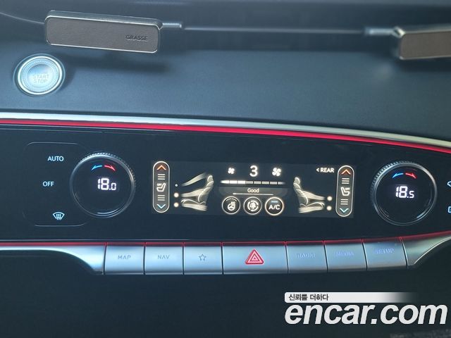 Genesis GV70 2023 — photo 13