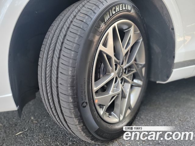 Genesis GV70 2023 — photo 18