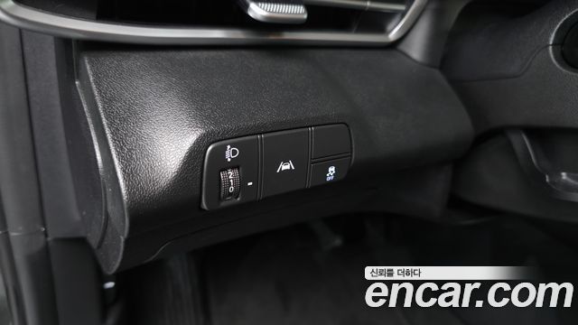 Hyundai AVANTE 2022 — photo 18
