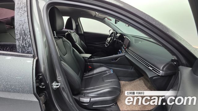 Hyundai AVANTE 2022 — photo 16