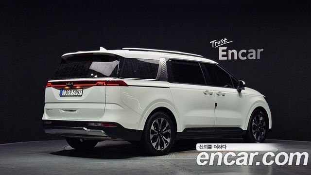 Kia Canival 2023 — photo 2