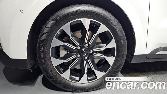 Kia Canival 2023 — photo 5