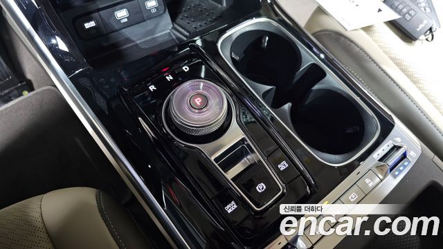 Kia Canival 2023 — photo 12