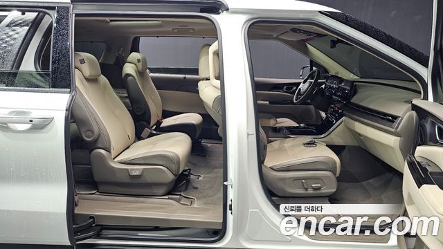 Kia Canival 2023 — photo 18