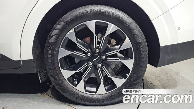 Kia Canival 2023 — photo 7