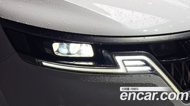 Kia Canival 2023 — photo 8